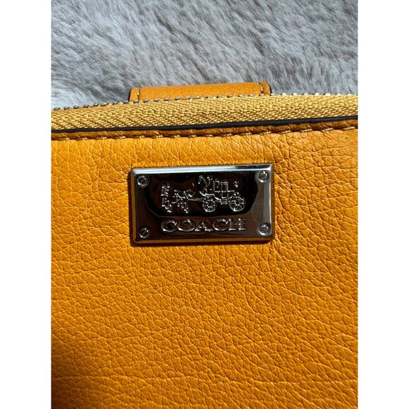 Coach Burnt Orange Leather Bi-Fold Wallet With Card Slots & ID Window - Picture 9 of 12